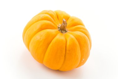 Beyaz arkaplanda taze balkabağı