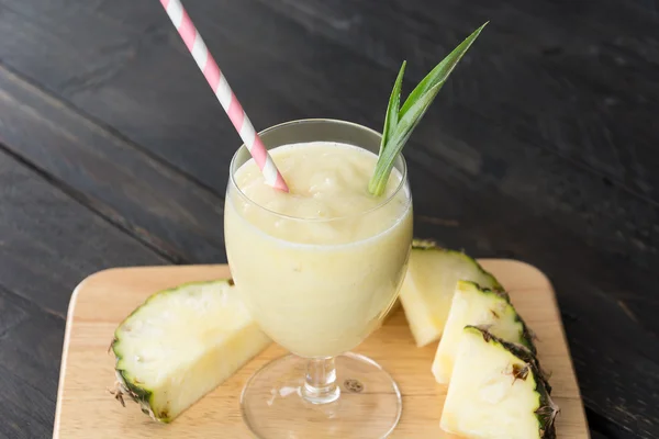 Pineapple smoothie in glass — Stock Photo, Image