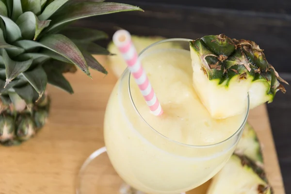 Pineapple smoothie in glass — Stock Photo, Image