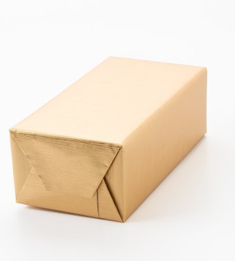 Beyaz arkaplanda hediye kutusu