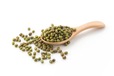 beyaz arkaplanda fasulye gramı