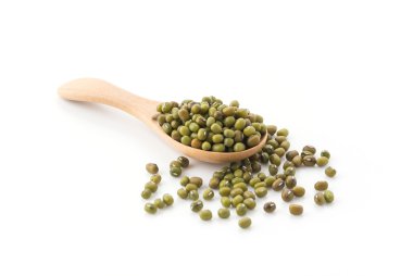 beyaz arkaplanda fasulye gramı