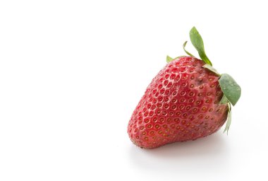 Beyaz arka planda taze çilek