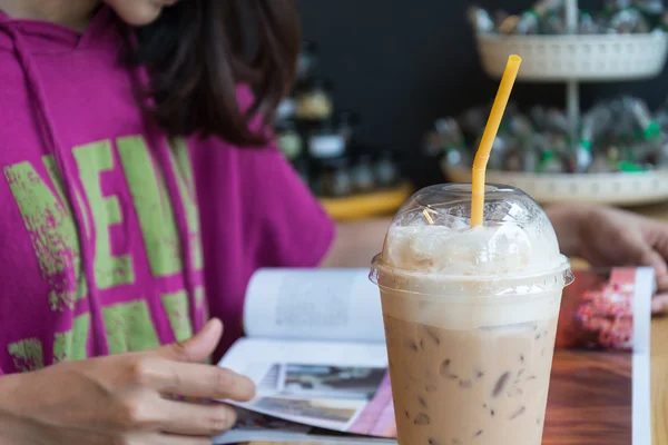 Iced milk tea — Stock Photo, Image