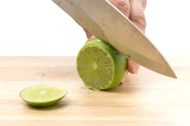 Tahtada limon dilimi