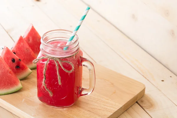 Smoothie de sandía sobre fondo de madera — Foto de Stock