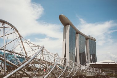 Singapur - 16 Temmuz 2015: Marina Bay Sands Resort Hotel. Ben