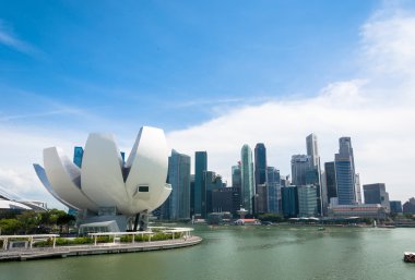 Singapur - 16 Temmuz 2015: Artscience Müzesi attra biridir