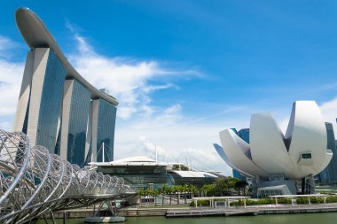 Singapur - 16 Temmuz 2015: Artscience Müzesi attra biridir
