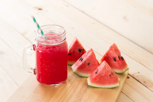 Smoothie de sandía sobre fondo de madera —  Fotos de Stock