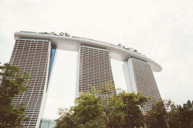 Singapur - 17 Temmuz 2015: Marina Bay Sands Resort Hotel. Ben