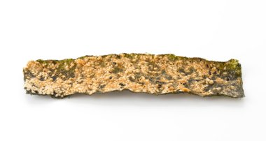 beyaz susam ile kızarmış deniz yosunu