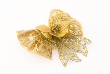 Beyaz arka planda noel yayları