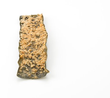 beyaz susam ile kızarmış deniz yosunu