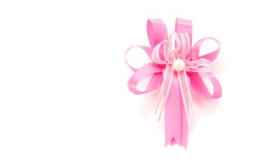 Beyaz arka planda noel yayları