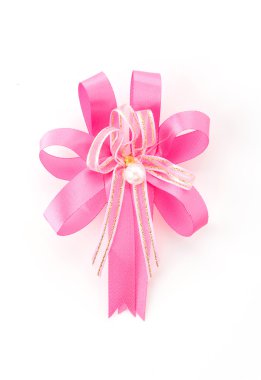 Beyaz arka planda noel yayları