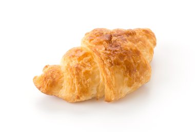 Beyaz arkaplanda tereyağlı kruvasan