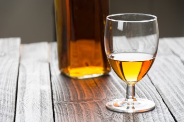 ahşap masa camına koydum