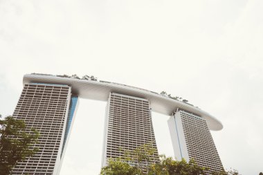 Singapur - 17 Temmuz 2015: Marina Bay Sands Resort Hotel. Ben