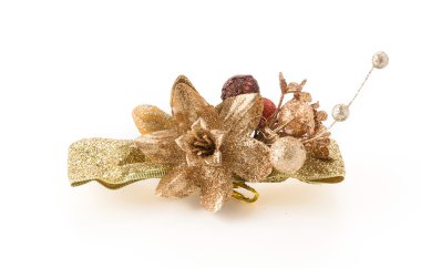 Beyaz arka planda noel yayları