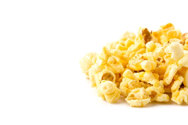 Karamelový popcorn na bílém pozadí — Stock fotografie