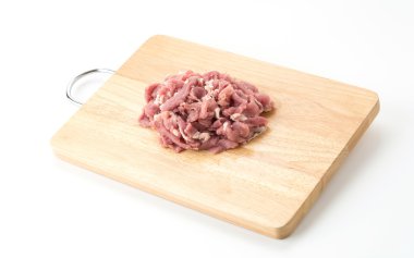 Beyaz arka planda domuz dilimi