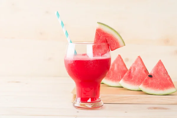 Smoothie de sandía sobre fondo de madera — Foto de Stock