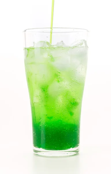 Grön läsk på vit bakgrund — Stockfoto