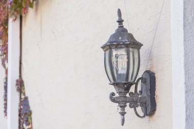 Sokak lambası, elektrik direğine