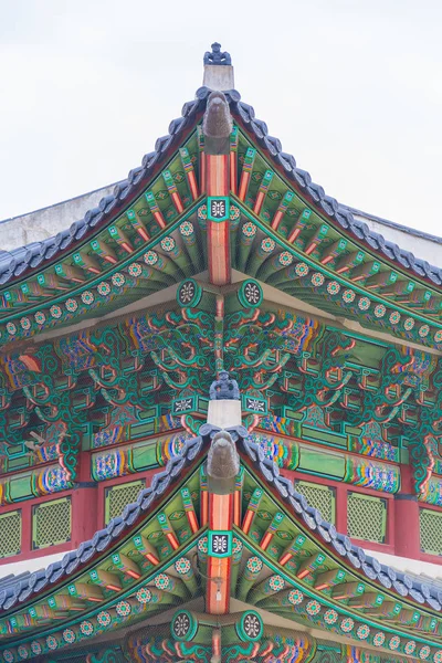 Architettura bella e antica nel Palazzo Gyeongbokgung a Seoul — Foto Stock