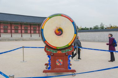 Seoul, Kore - 26 Ekim 2015: Gyeongb, büyük tören davul