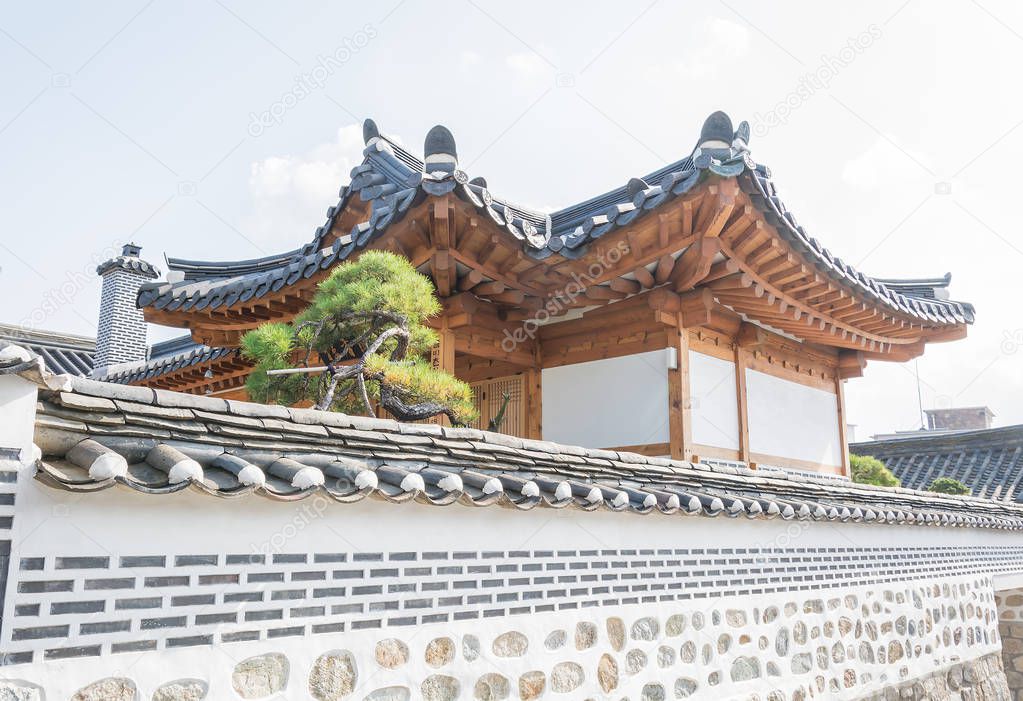 Traditional Korean style architecture at Bukchon Hanok Village i
