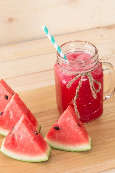 Smoothie de sandía sobre fondo de madera —  Fotos de Stock