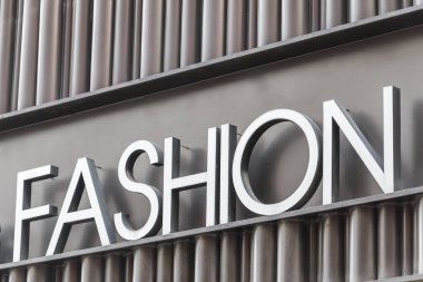 Moda sembolü işareti