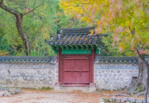 Beautiful and Old Architecture in Changdeokgung Palace in Seoul — Stock Photo, Image