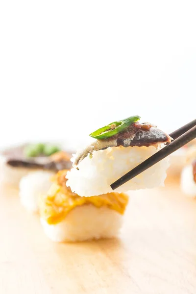 Macrou prăjit cu sos de pastă de creveți Sushi — Fotografie, imagine de stoc