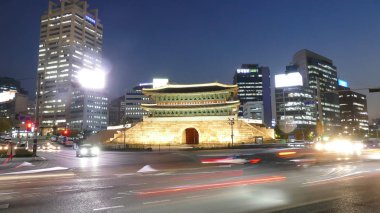 Seul,Güney Kore 2015 Eki 28 - Seul şehri ve Dongdaemun kapısı (