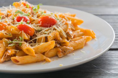 Domates soslu makarna.