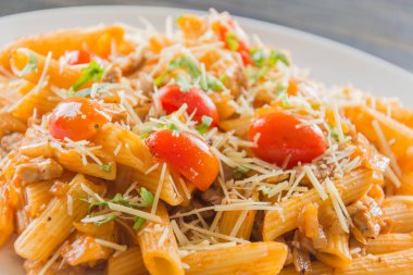 Domates soslu makarna.