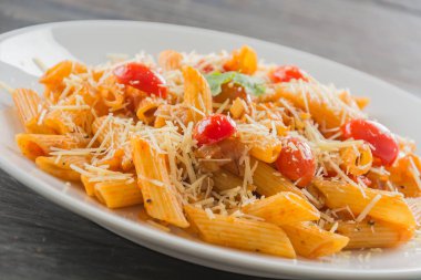 Domates soslu makarna.