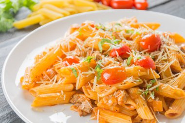 Domates soslu makarna.