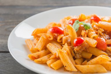 Domates soslu makarna.