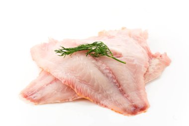 beyaz arkaplanda tilapia ham