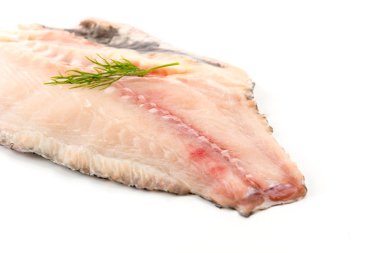 beyaz arkaplanda tilapia ham