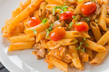 Domates soslu makarna.