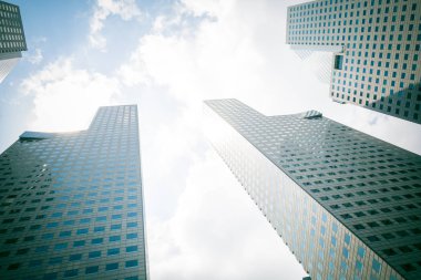 Singapore adlı - mavi whitebalance ve yeşil p bina gökdelen