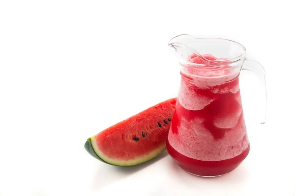Vattenmelon smoothie på vit bakgrund — Stockfoto
