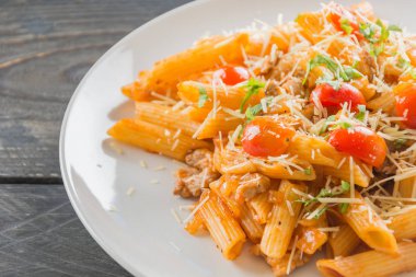 Domates soslu makarna.