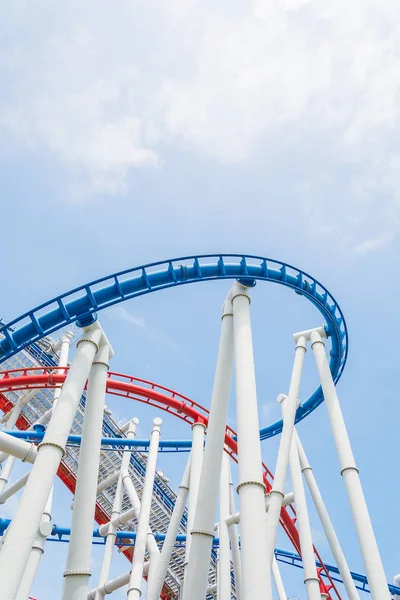 Singapur - 20 Temmuz 2015: Roller coaster Universal Studios Si — Stok fotoğraf