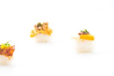 karides hamur sos suşi ile yumurta 